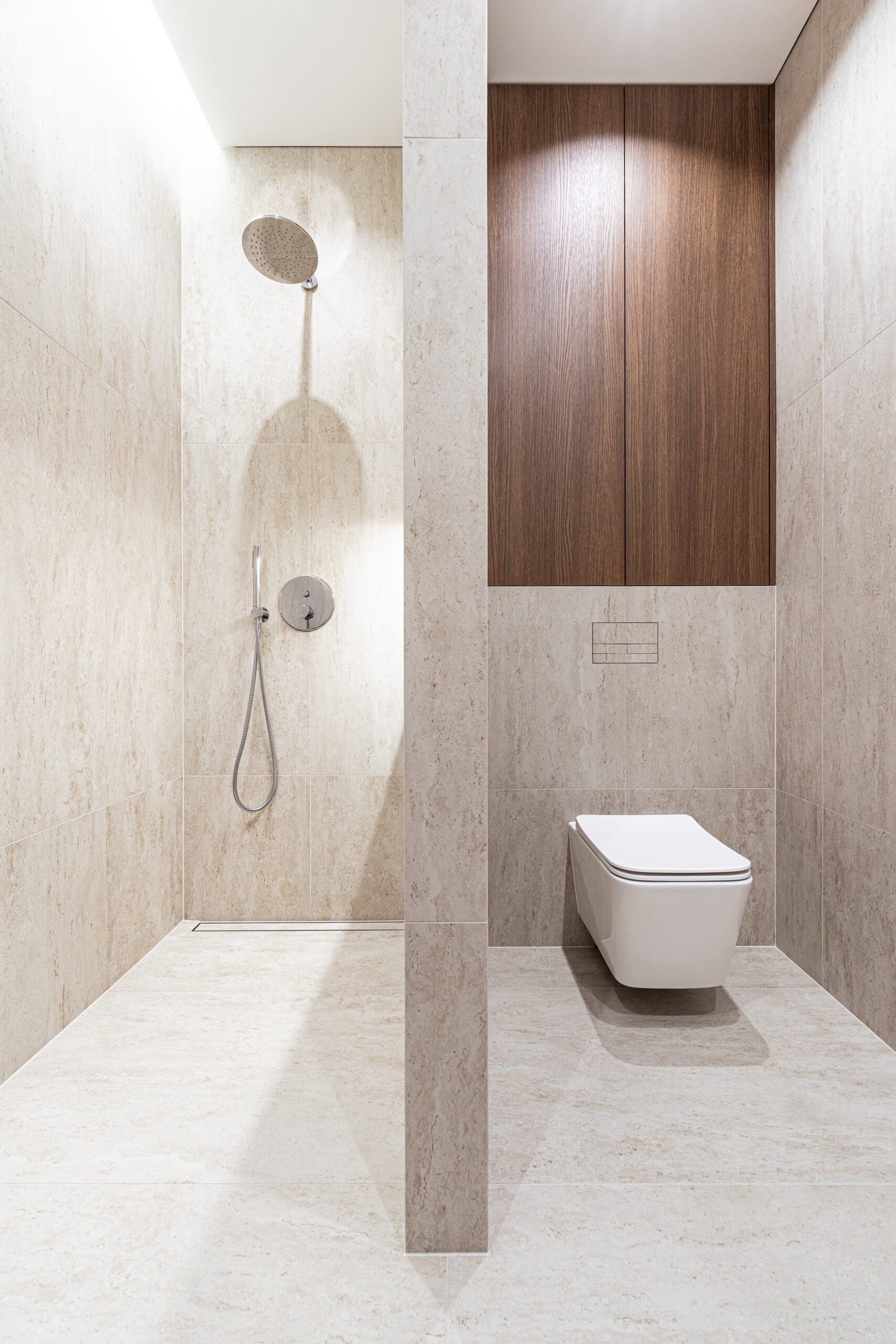 Vonios baldai mažai erdvei